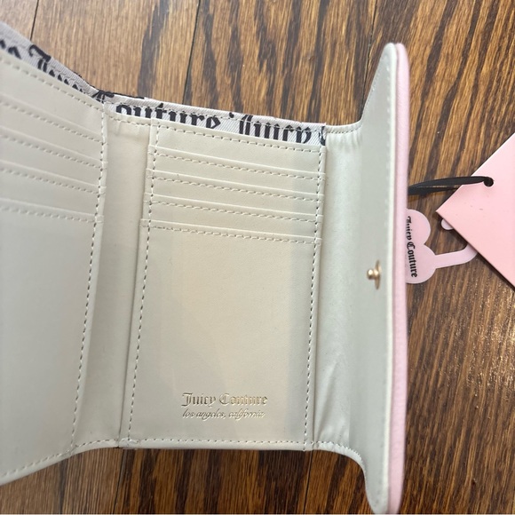 Juicy Couture Black Wallet with Heart Keychain - Picture 2 of 2